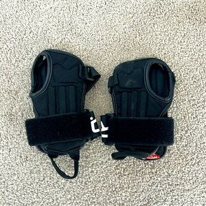 R.E.D. Wrist guards